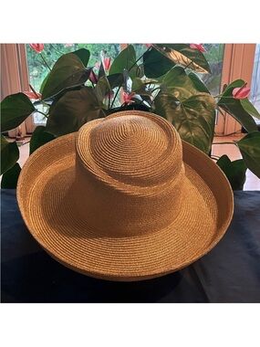 Straw Wide-Brim Sun Hat - Tan